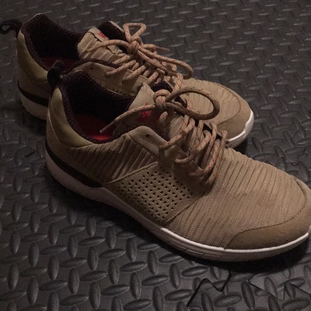 Supra’s Scissor Khaki/Red